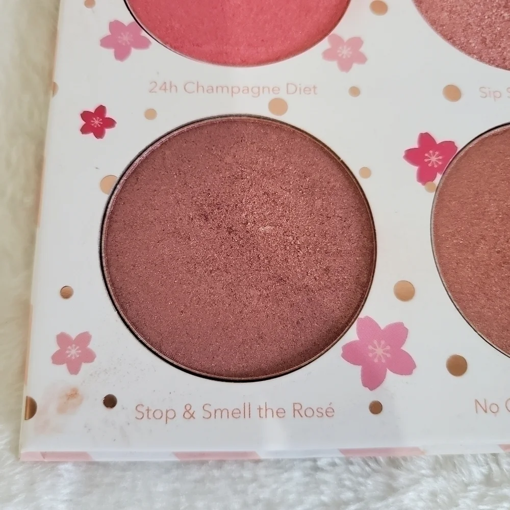Cotton Candy Champagne Blushlighter 4 Rose-Flushed Metallic Sheen Shades Palette